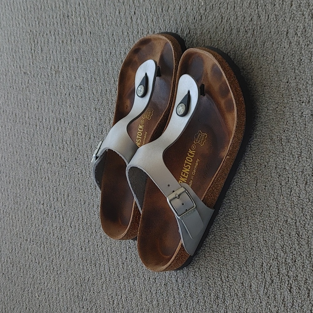 BIRKENSTOCK Gizeh Silver sandals slides thongs women's 7 men's 5